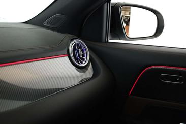 Mercedes GLA 250 AMG Line — photo 18