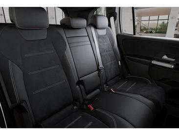 Mercedes GLB 180 AMG Line — photo 8