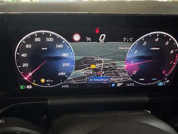 Mercedes GLA 200 — photo 17