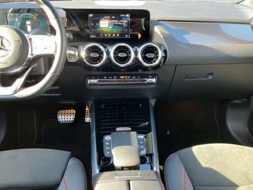 Mercedes GLA 220 Night Edition — photo 11