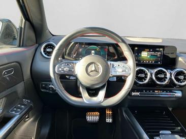 Mercedes GLA 220 Night Edition — photo 12
