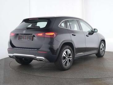 Mercedes GLA 200 — photo 26