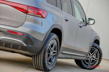Mercedes EQB 350 AMG Line — photo 6