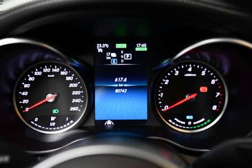 Mercedes Classe C 300 Night Edition — photo 31