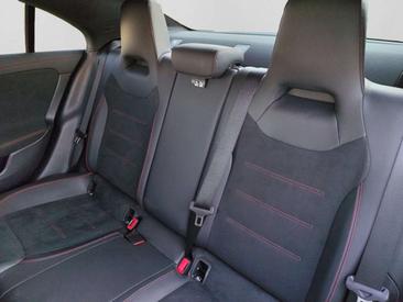 Mercedes CLA 200 Night Edition — photo 12