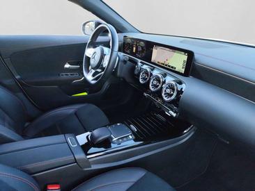 Mercedes CLA 200 Night Edition — photo 14