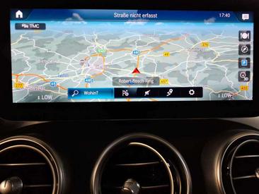 Mercedes GLC 300 — photo 11