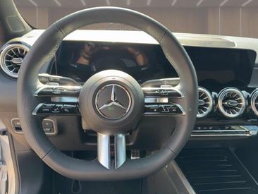 Mercedes GLB 200 — photo 9