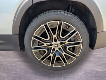 Mercedes GLB 200 — photo 11