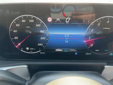Mercedes GLB 200 — photo 16