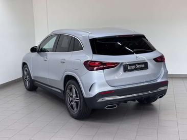 Mercedes GLA 180 AMG Line — photo 3
