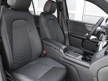 Mercedes GLB 200 — photo 6