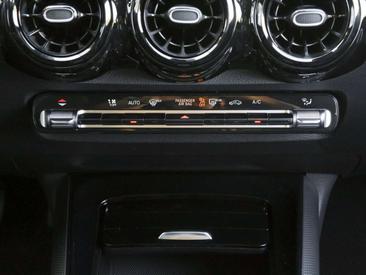 Mercedes GLB 200 — photo 9