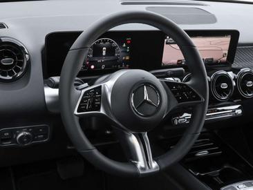 Mercedes GLB 200 — photo 13