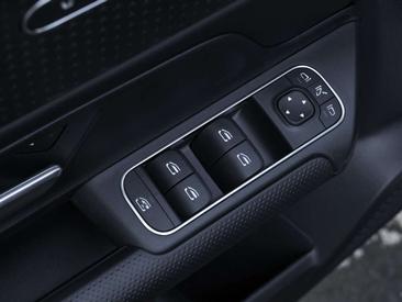 Mercedes GLB 200 — photo 14