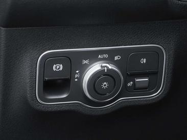 Mercedes GLB 200 — photo 15