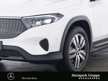 Mercedes EQB 250 Night Edition — photo 3