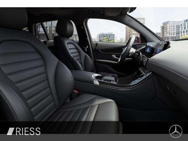 Mercedes EQC 400 AMG Line — photo 11
