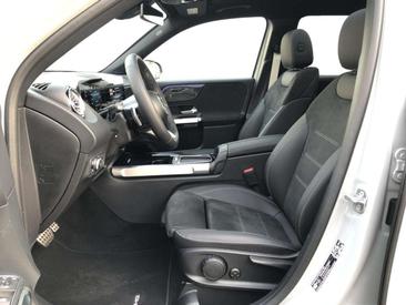 Mercedes GLB 220 Night Edition — photo 6