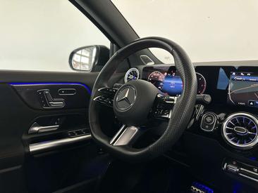 Mercedes GLA 220 AMG Line — photo 13