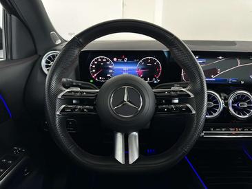 Mercedes GLA 220 AMG Line — photo 14