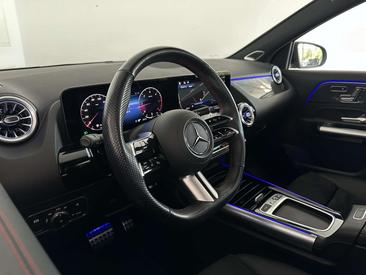 Mercedes GLA 220 AMG Line — photo 15