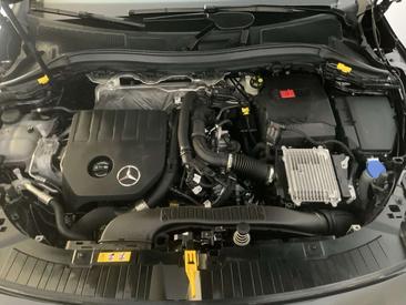 Mercedes GLA 200 — photo 12