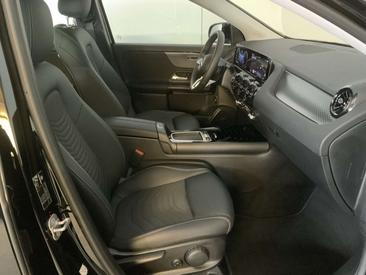 Mercedes GLA 200 — photo 13