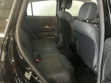 Mercedes GLA 200 — photo 14