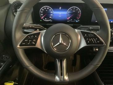 Mercedes GLA 200 — photo 9