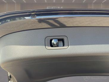 Mercedes GLC 300 AMG Line — photo 18