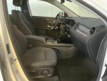 Mercedes GLA 200 — photo 13