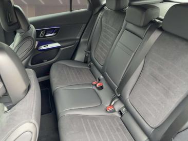 Mercedes GLC 300 AMG Line — photo 15