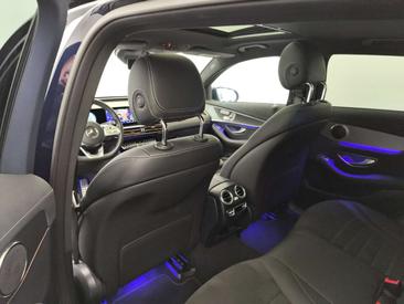 Mercedes EQC 400 — photo 19