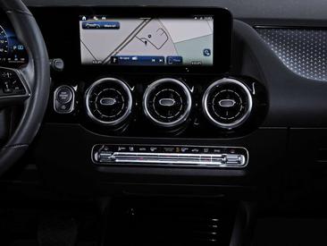 Mercedes GLA 200 Progressive — photo 10