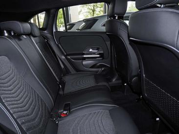Mercedes GLA 200 Progressive — photo 13