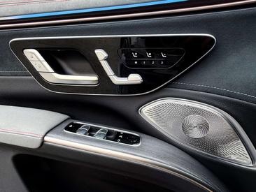 Mercedes EQS 450+ AMG Line — photo 18