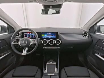 Mercedes GLA 180 — photo 6