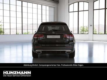 Mercedes GLC 300 — photo 8