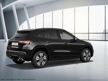 Mercedes GLA 180 — photo 10