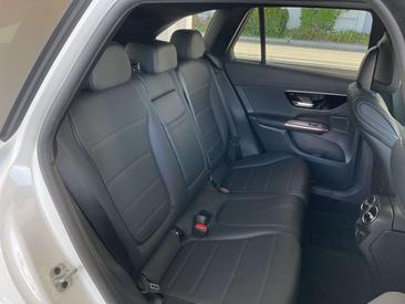 Mercedes GLC 300 Avantgarde — photo 17