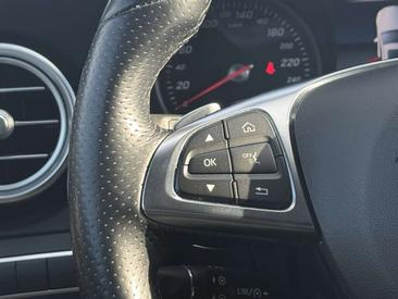 Mercedes GLC 250 AMG Line — photo 14