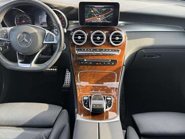 Mercedes GLC 250 AMG Line — photo 15