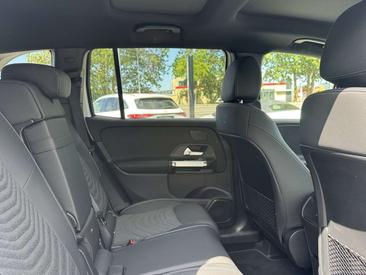 Mercedes GLB 220 — photo 18