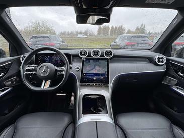 Mercedes GLC 300 AMG Line — photo 11