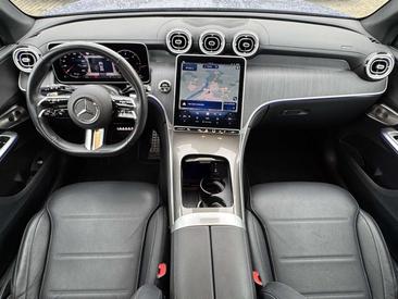 Mercedes GLC 300 AMG Line — photo 15