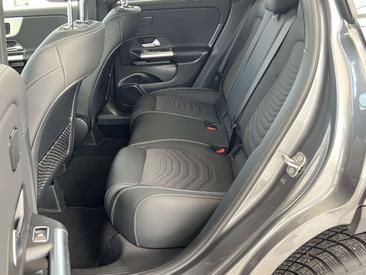 Mercedes GLA 200 — photo 17