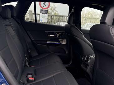 Mercedes GLC 300 AMG Line — photo 17