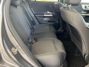 Mercedes GLA 200 — photo 18