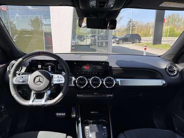 Mercedes GLB 35 AMG 35 — photo 11